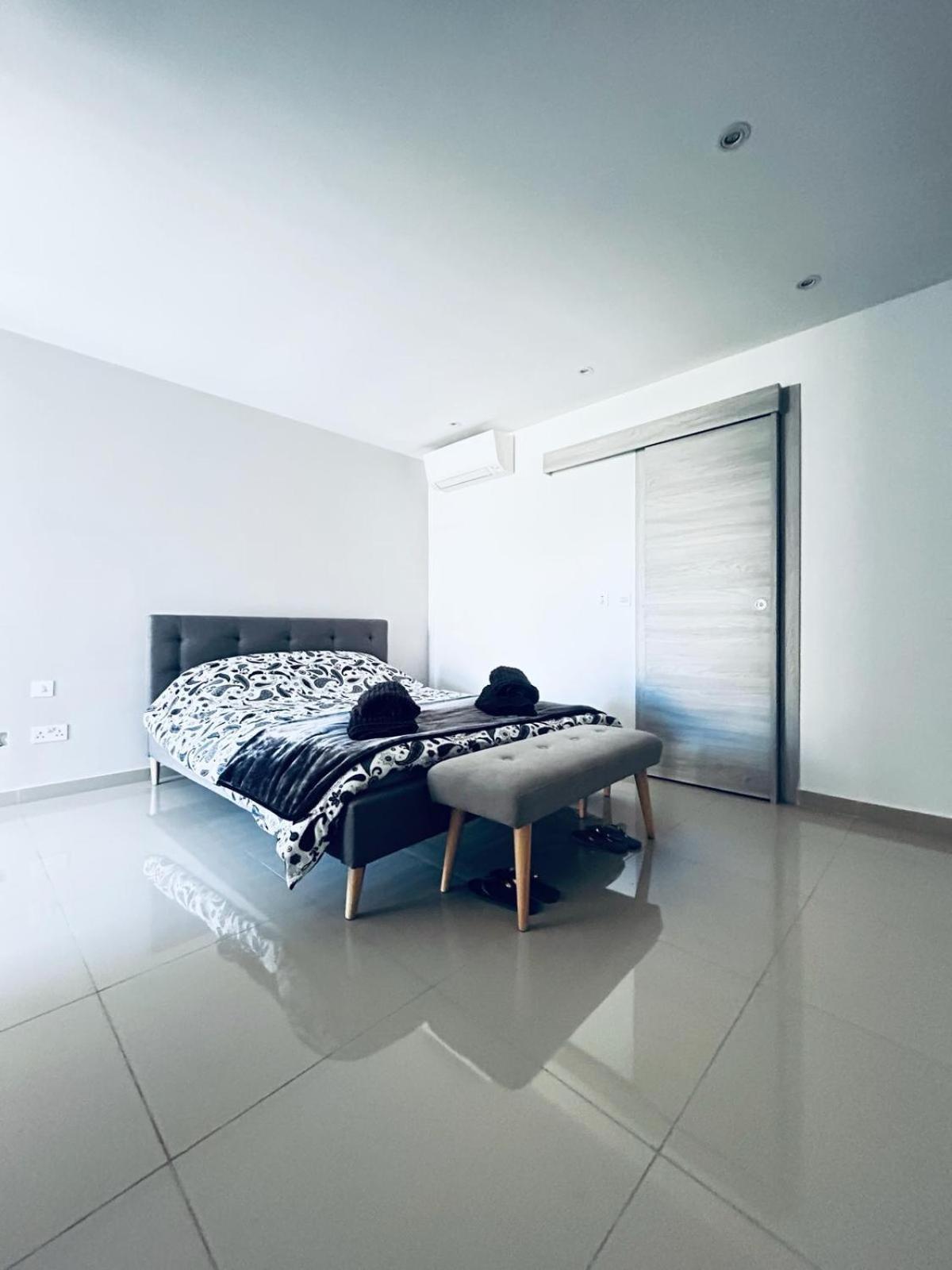 St Julians 3br Luxury Appartamento San Giuliano