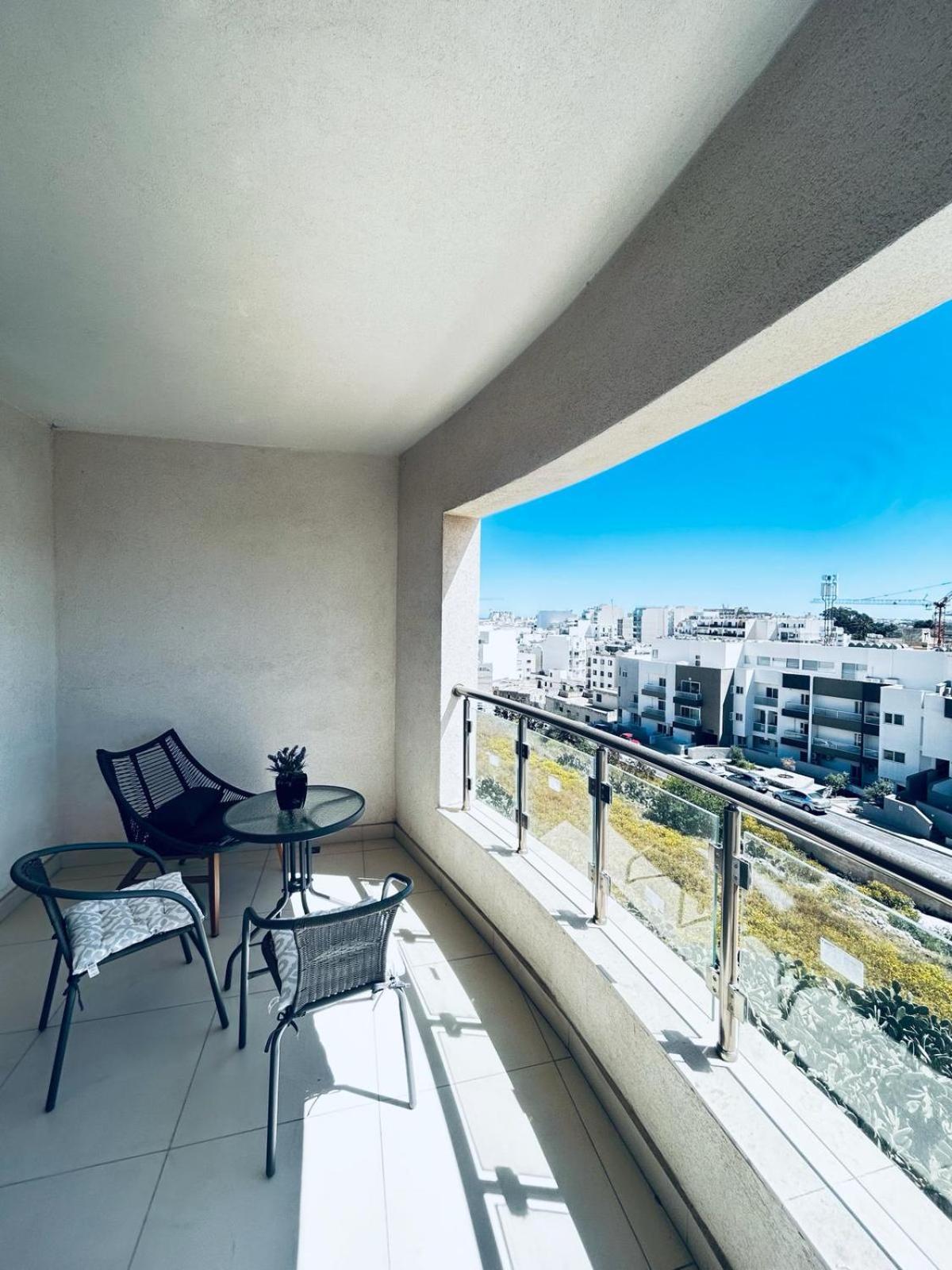 St Julians 3br Luxury Appartamento San Giuliano